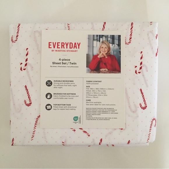NEW TWIN Size Set 4pc Flat, Fitted, 2 Pillowcases - Candy Canes | Martha Stewart - Picture 4 of 5